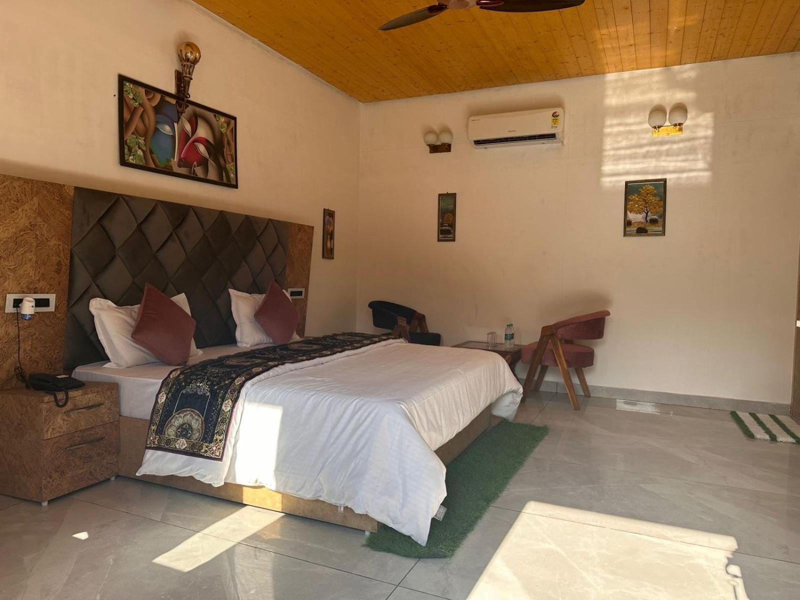Mudras Grove Resort, Nainital Buitenkant foto