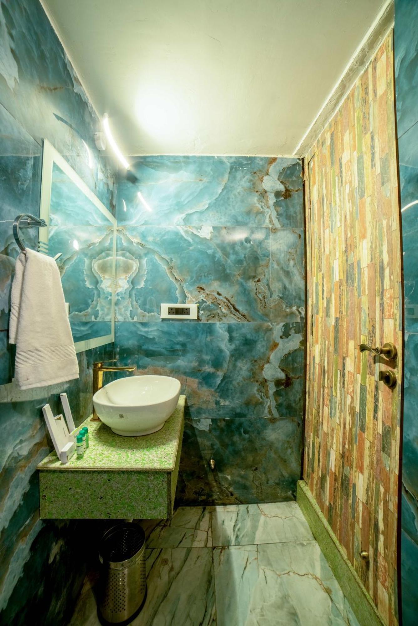 Mudras Grove Resort, Nainital Buitenkant foto