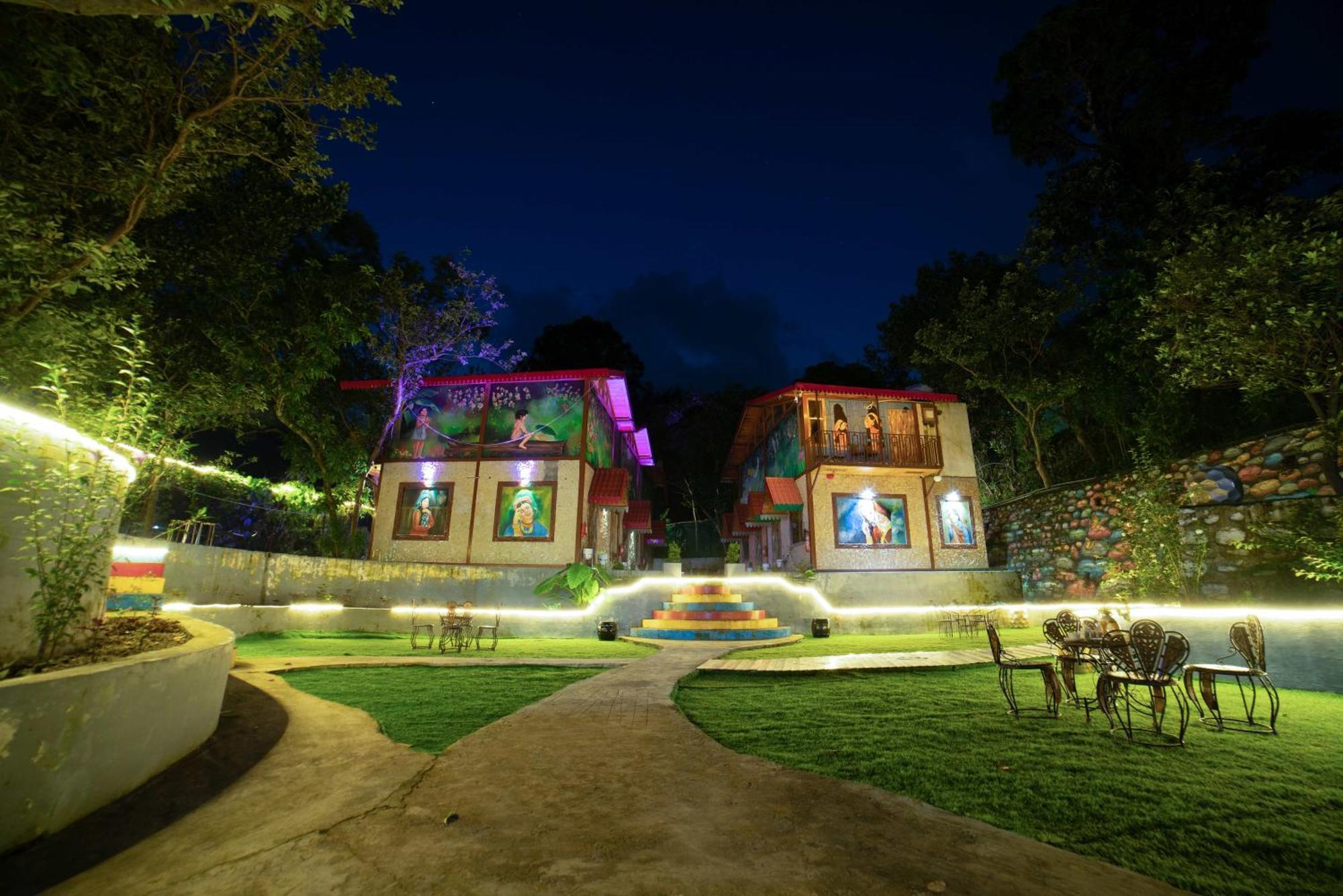 Mudras Grove Resort, Nainital Buitenkant foto