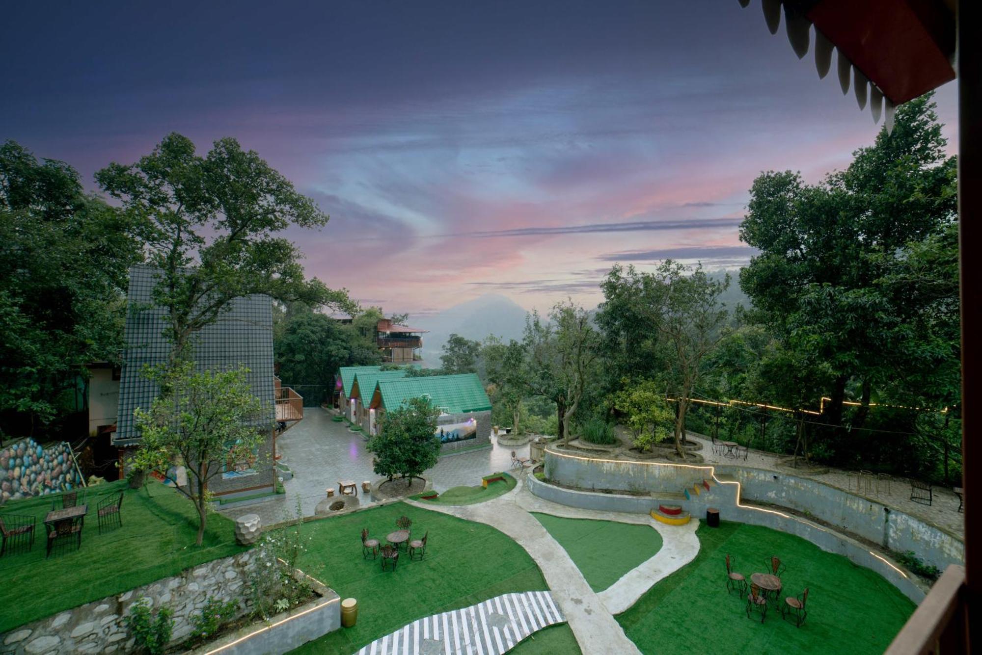 Mudras Grove Resort, Nainital Buitenkant foto