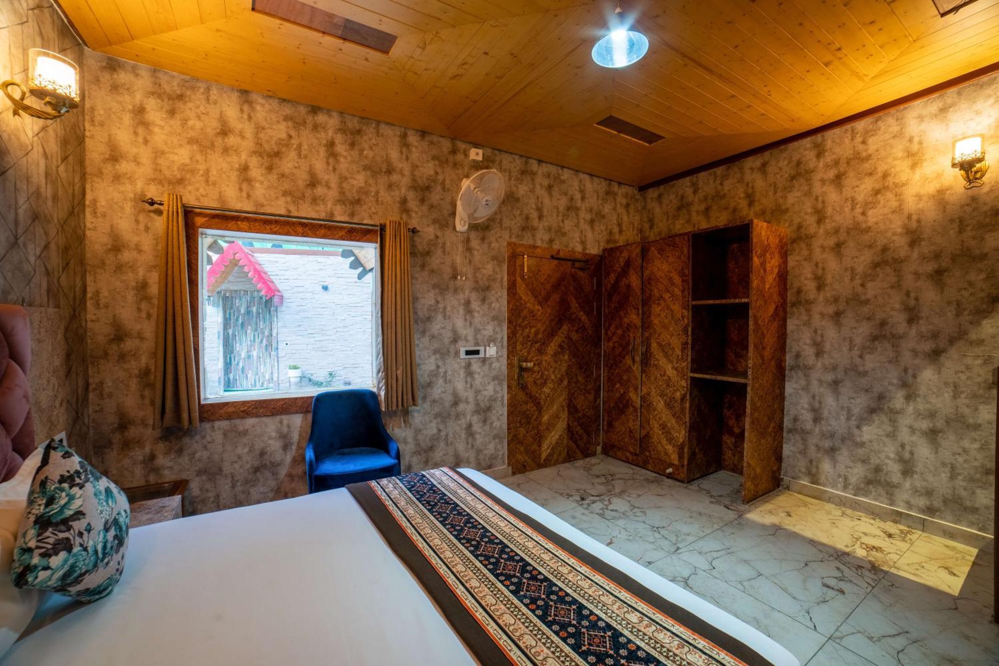 Mudras Grove Resort, Nainital Buitenkant foto