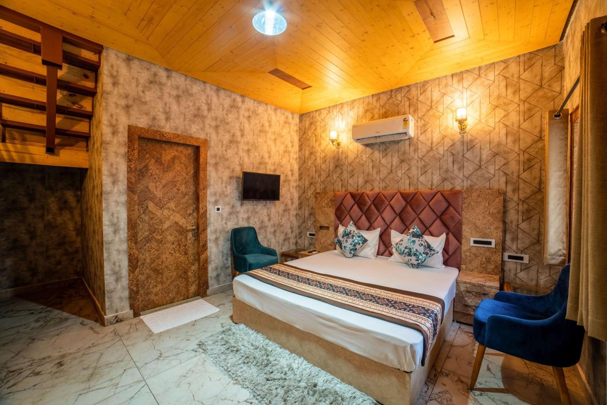Mudras Grove Resort, Nainital Buitenkant foto