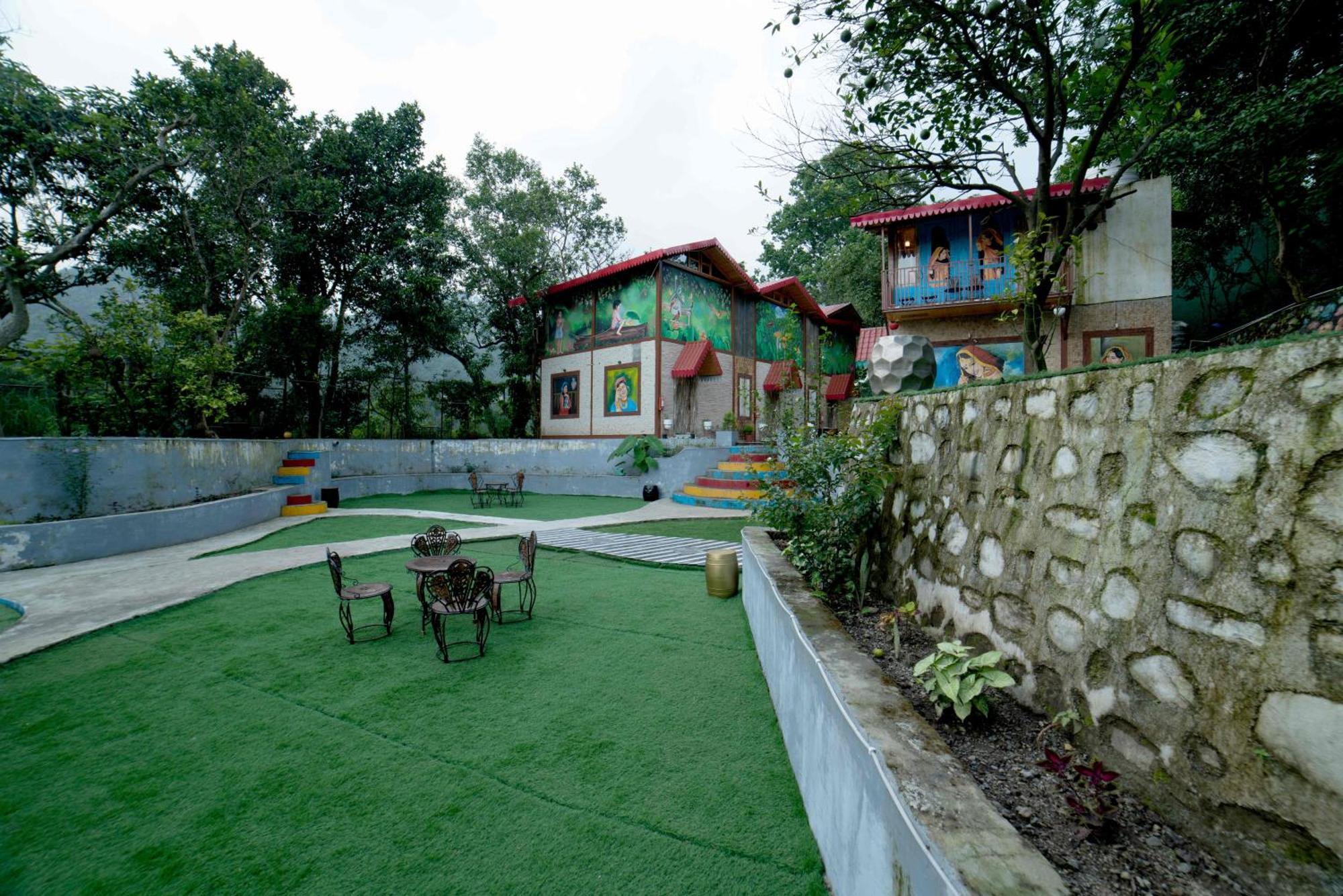 Mudras Grove Resort, Nainital Buitenkant foto
