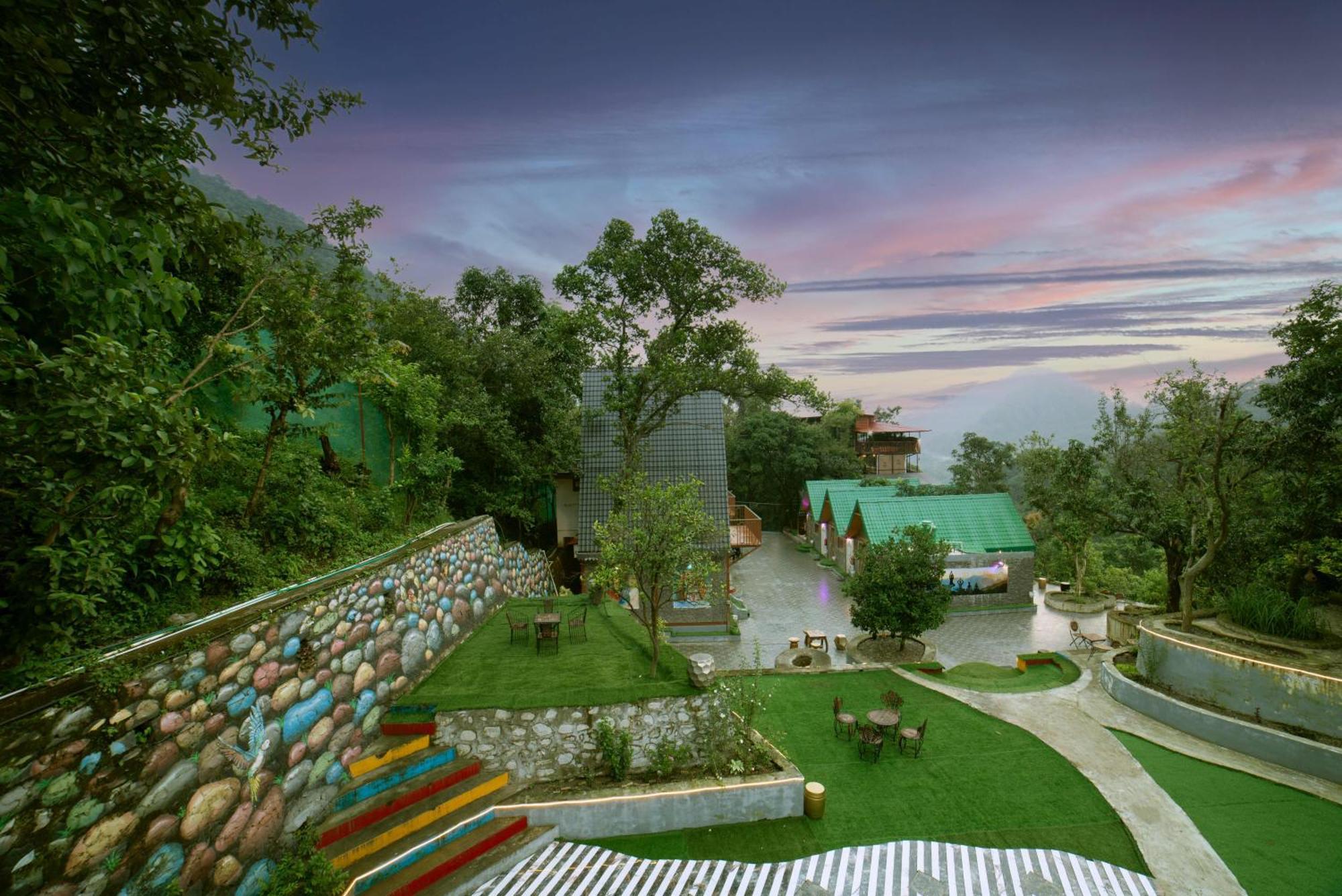 Mudras Grove Resort, Nainital Buitenkant foto