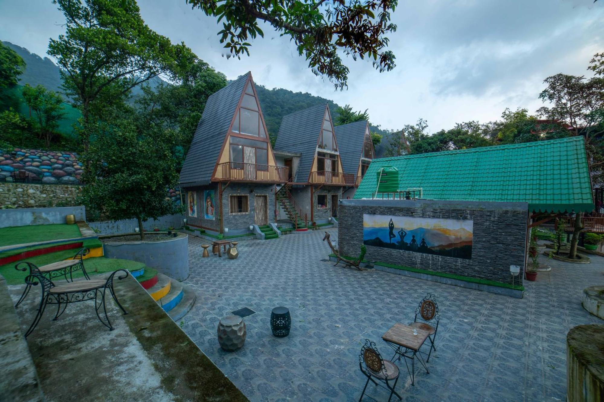 Mudras Grove Resort, Nainital Buitenkant foto